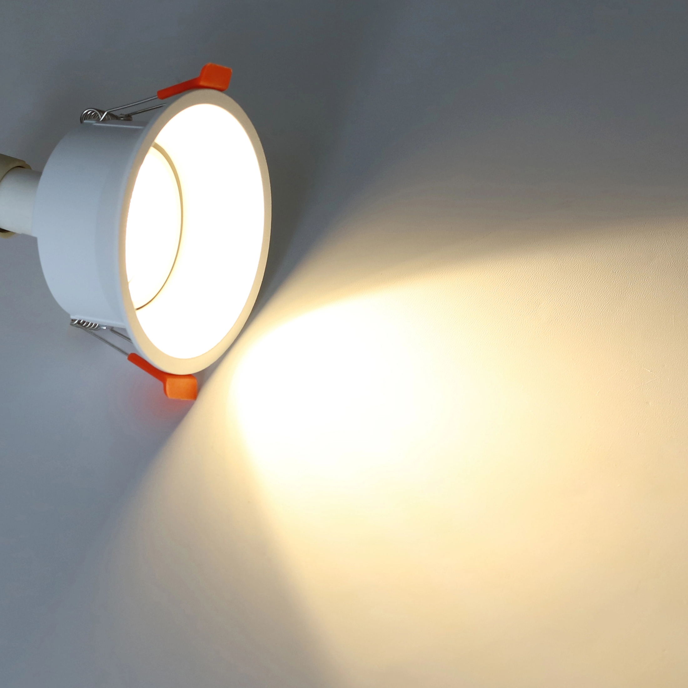 LED灯泡真的比传统灯泡更节能吗？